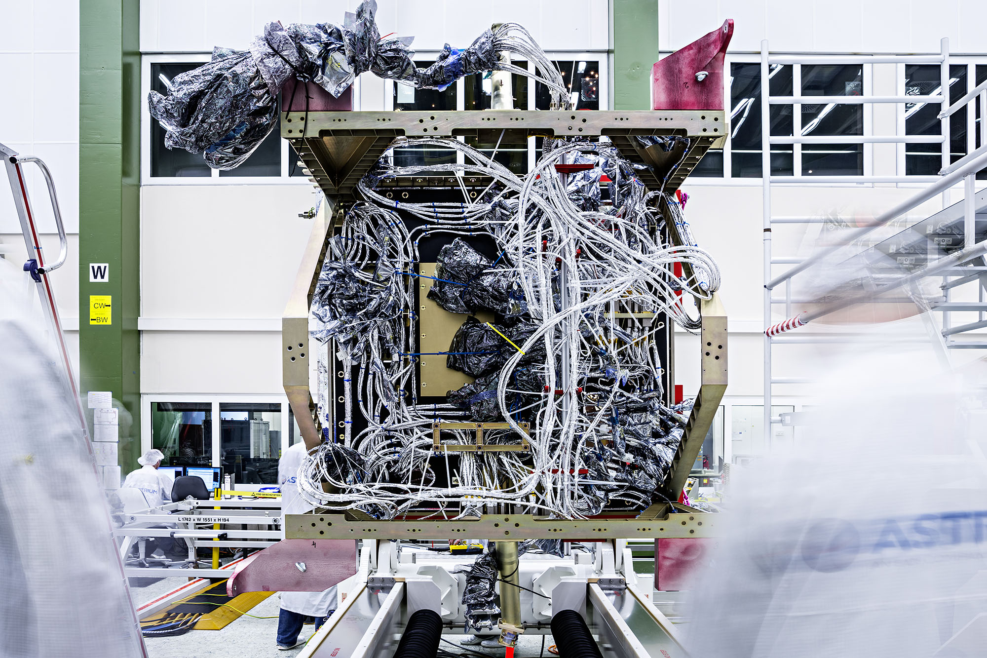 Cabling of the Airbus satellite Sentinel-2A with Aucotec's Engineering Base