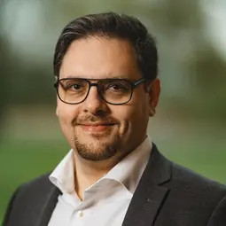 Dr. Pouria Bigvand, Director Products bei AUCOTEC