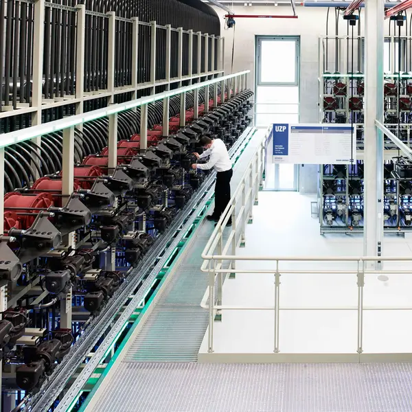 Test_rigs_in_Munich_Knorr-Bremse.jpg Test rigs in Munich - Knorr-Bremse